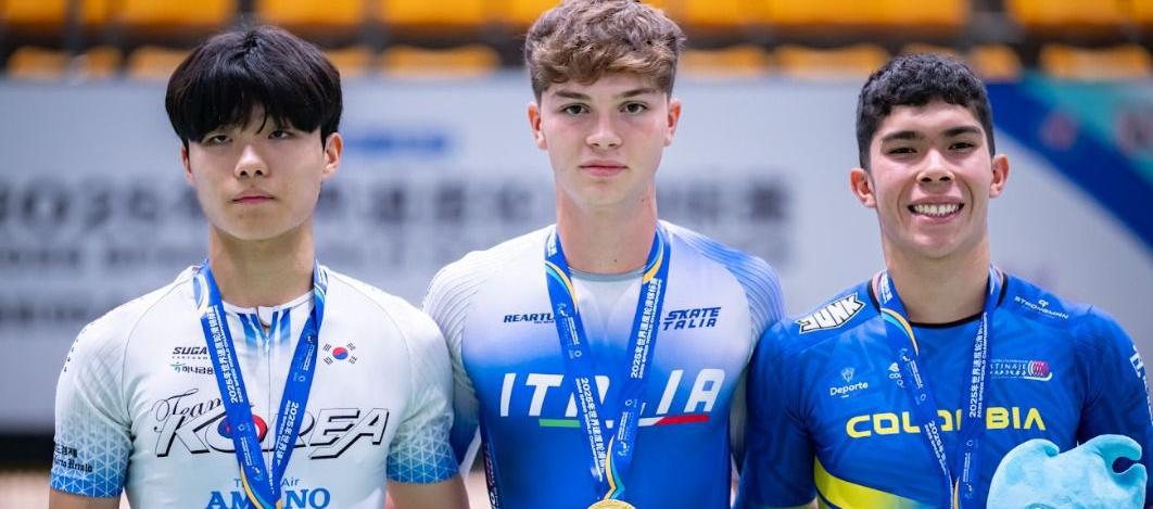 El coreano Jichan Kim (plata), el italiano Cristian Scassellati (oro) y el colombiano Wílmar Charris (bronce).