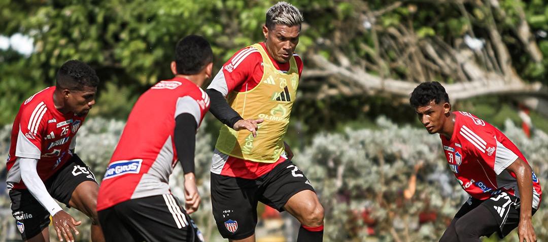 Teófilo Gutiérrez durante una práctica previa de Junior para el partido contra Pasto. 