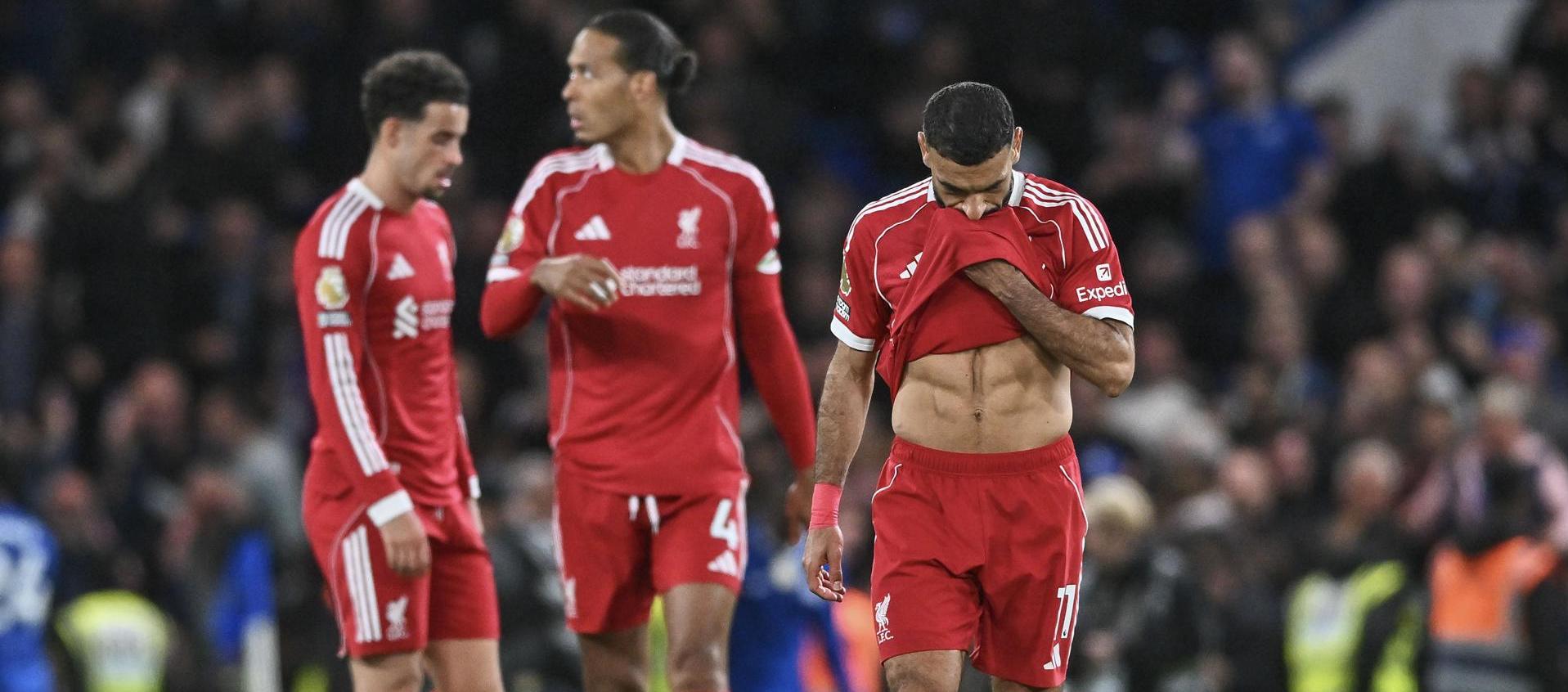 Lamento de los jugadores del Liverpool en Stamford Bridge.