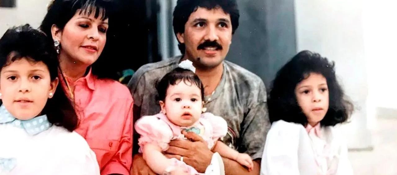 Rafael Orozco junto a su esposa, Clara Cabello, y sus hijas, Wendy, Loraine y Kelly Johanna.