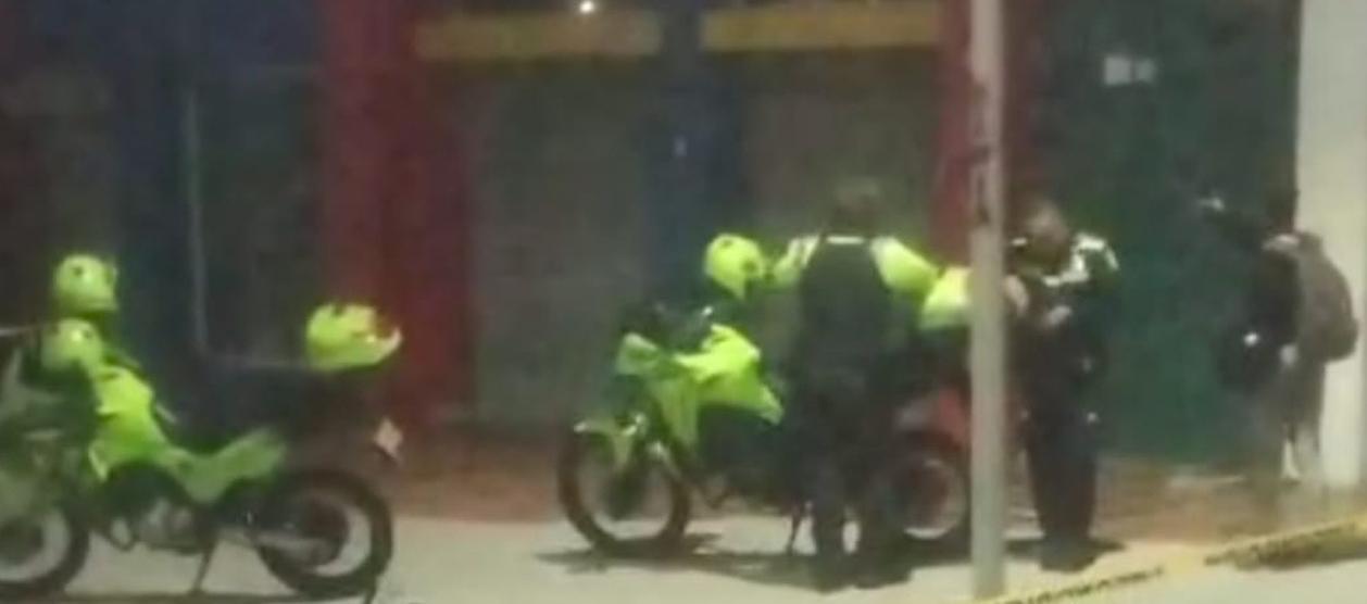 El motociclista perdió la vida en el lugar de los hechos. 