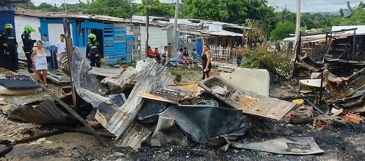 Viviendas afectadas tras el incendio. 