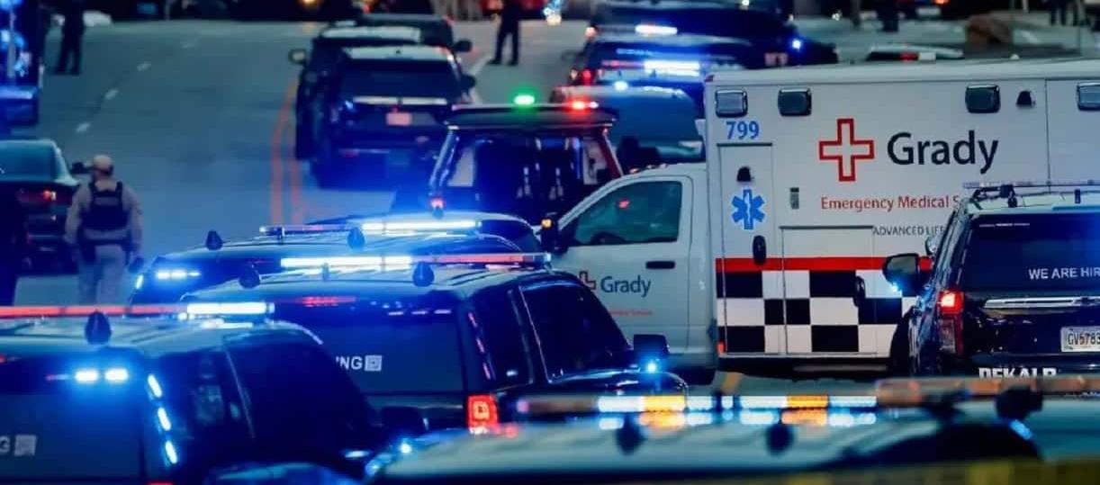 Los organismos de seguridad tras registrarse la balacera. 