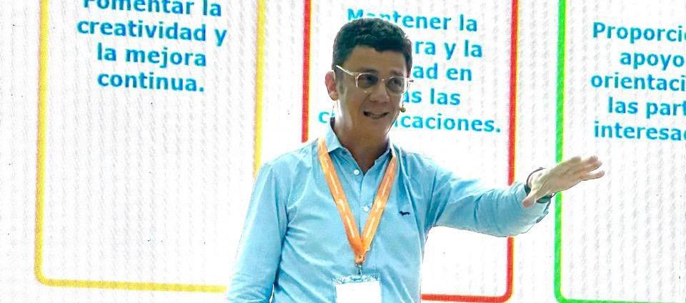 Billy Escobar, superintendente de Sociedades.