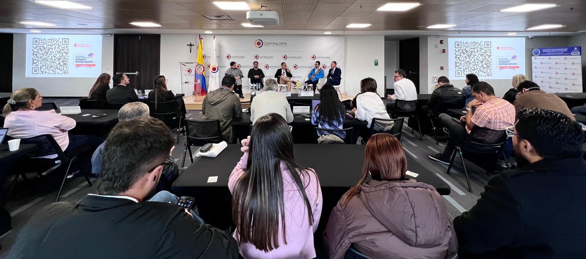 Aspecto del evento en donde se reveló el estudio de la Contraloría.