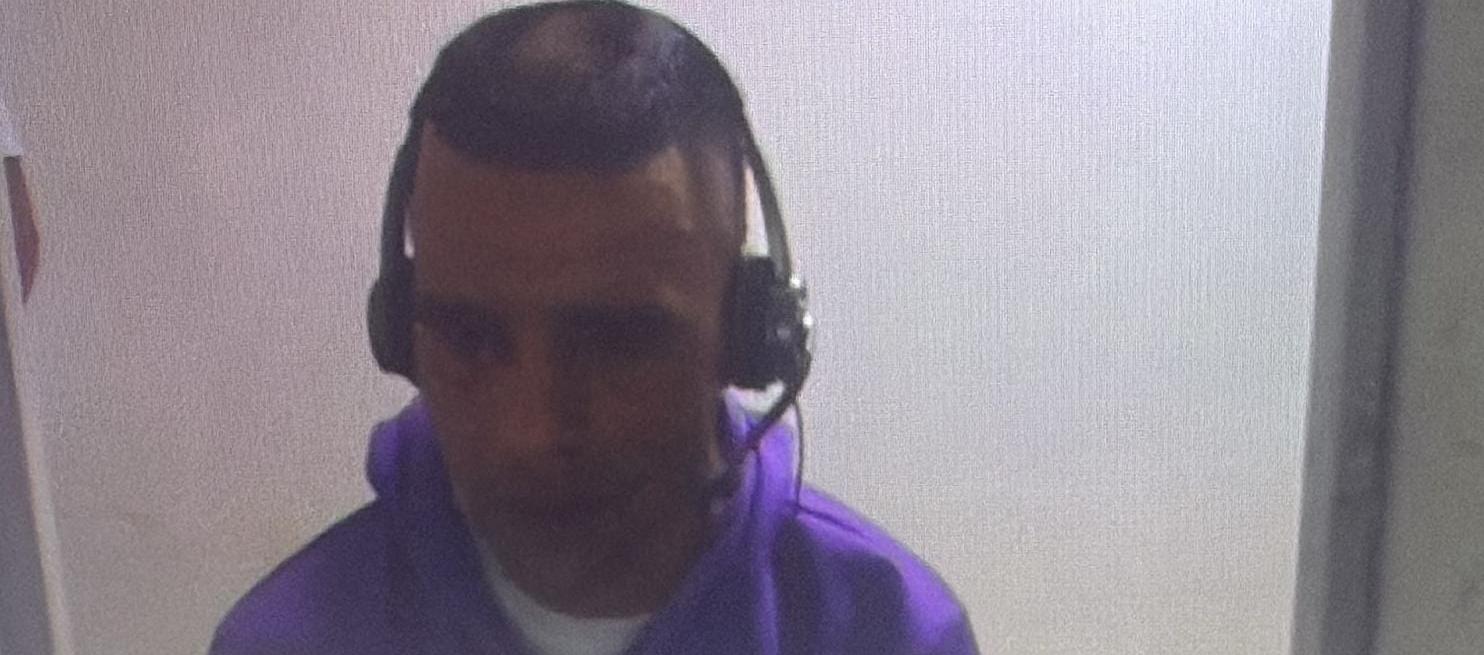 Adrián Khaled Guzmán durante la audiencia virtual de lectura de sentencia. 