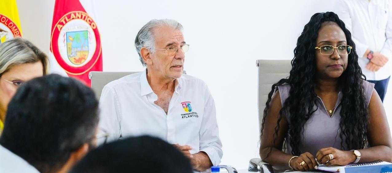 El Gobernador Eduardo Verano y la rectora encargada de la Uniatlántico, Josefa Cassiani.