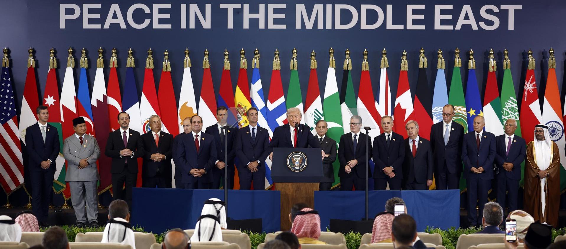 Donald Trump, da un discurso en la Cumbre para la Paz de Gaza en Sharm el Sheij, Egipto