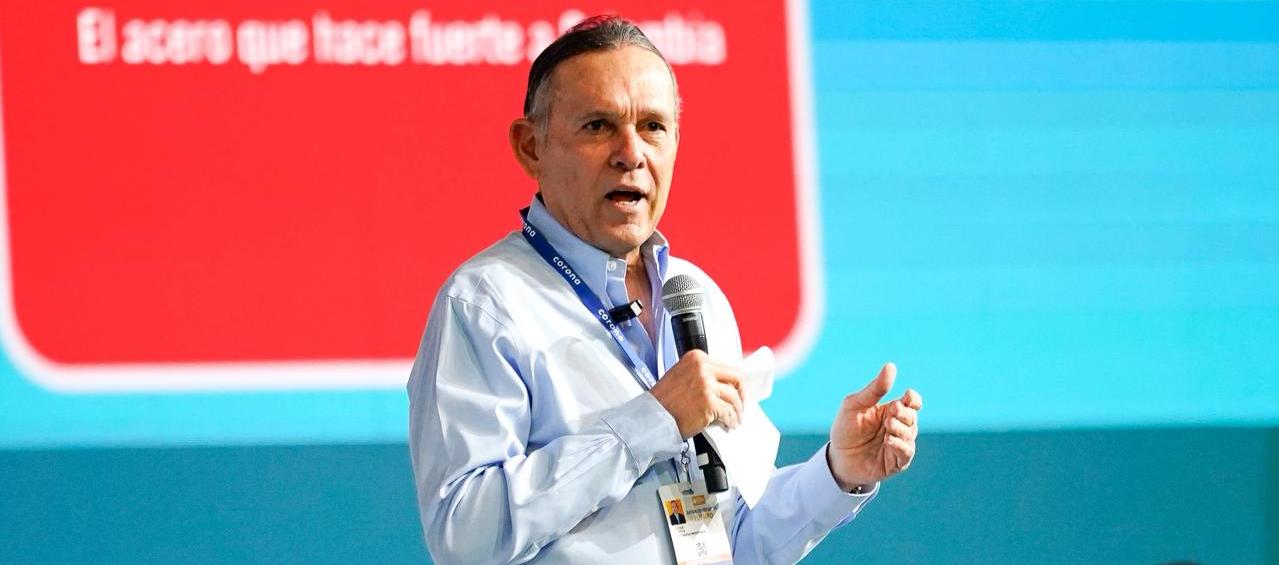 Efraín Cepeda, senador y precandidato presidencial.