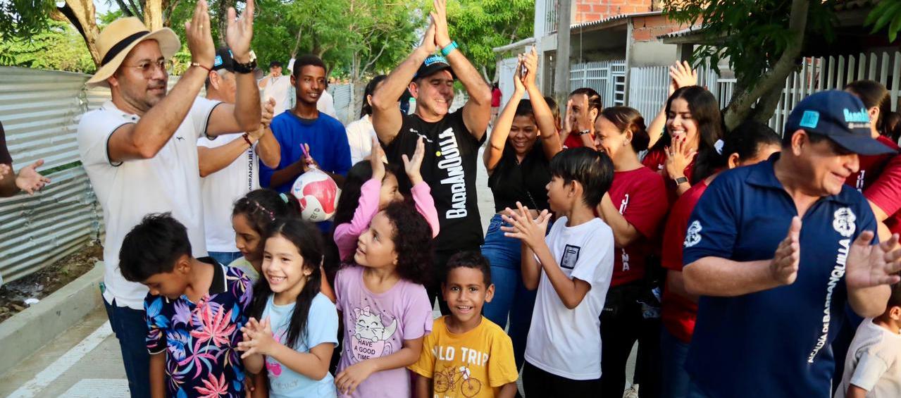Alcalde Char durante la entrega de las nuevas vías. 