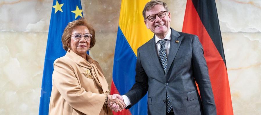Canciller colombiana Rosa Villavicencio y su homólogo alemán Johann Wadephul.