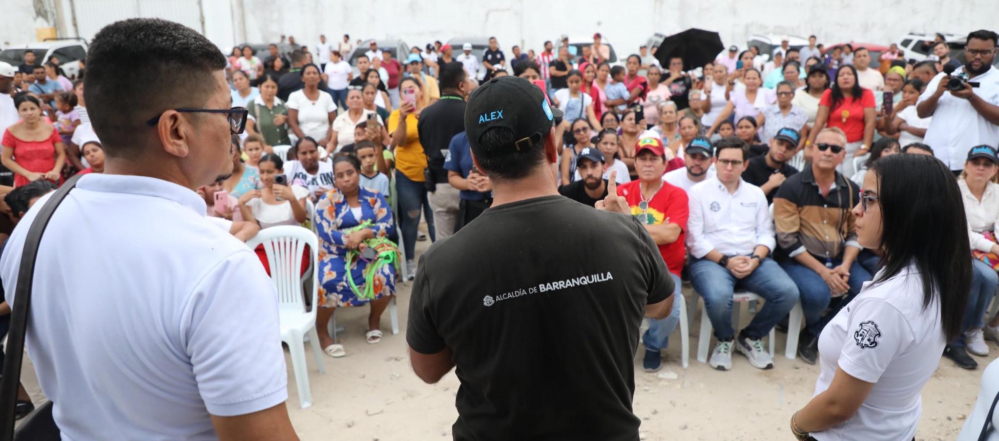 Alcalde Alejandro Char en el acto de primera piedra para el barrio Villanueva.