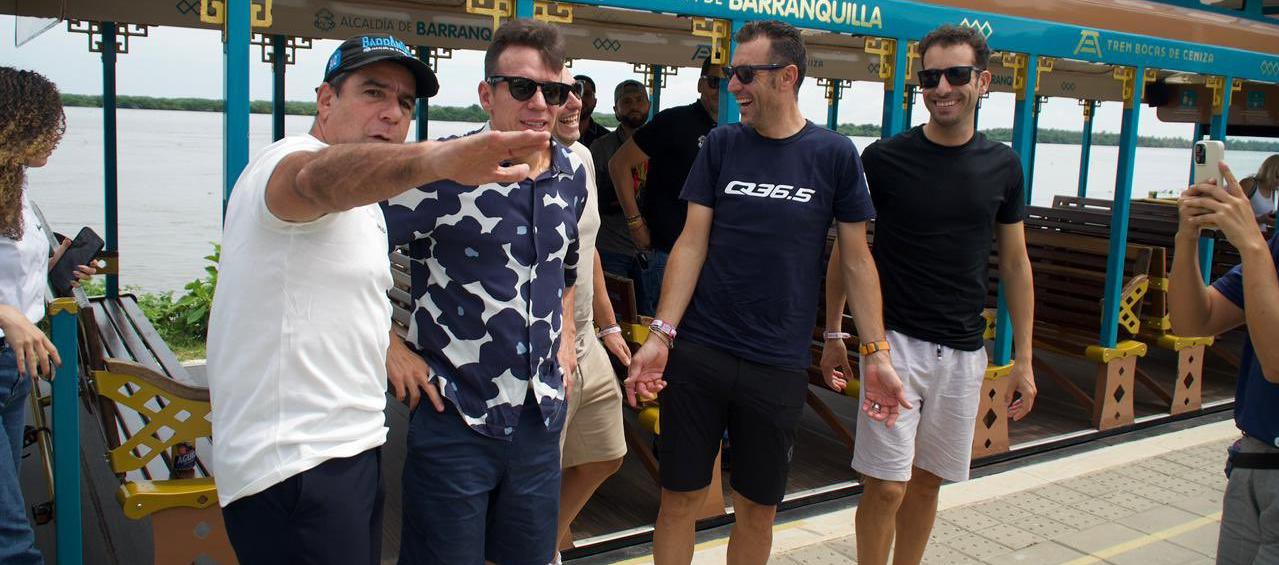 Alcalde Alejandro Char junto a Rigoberto Urán en las playas de Puerto Mocho.