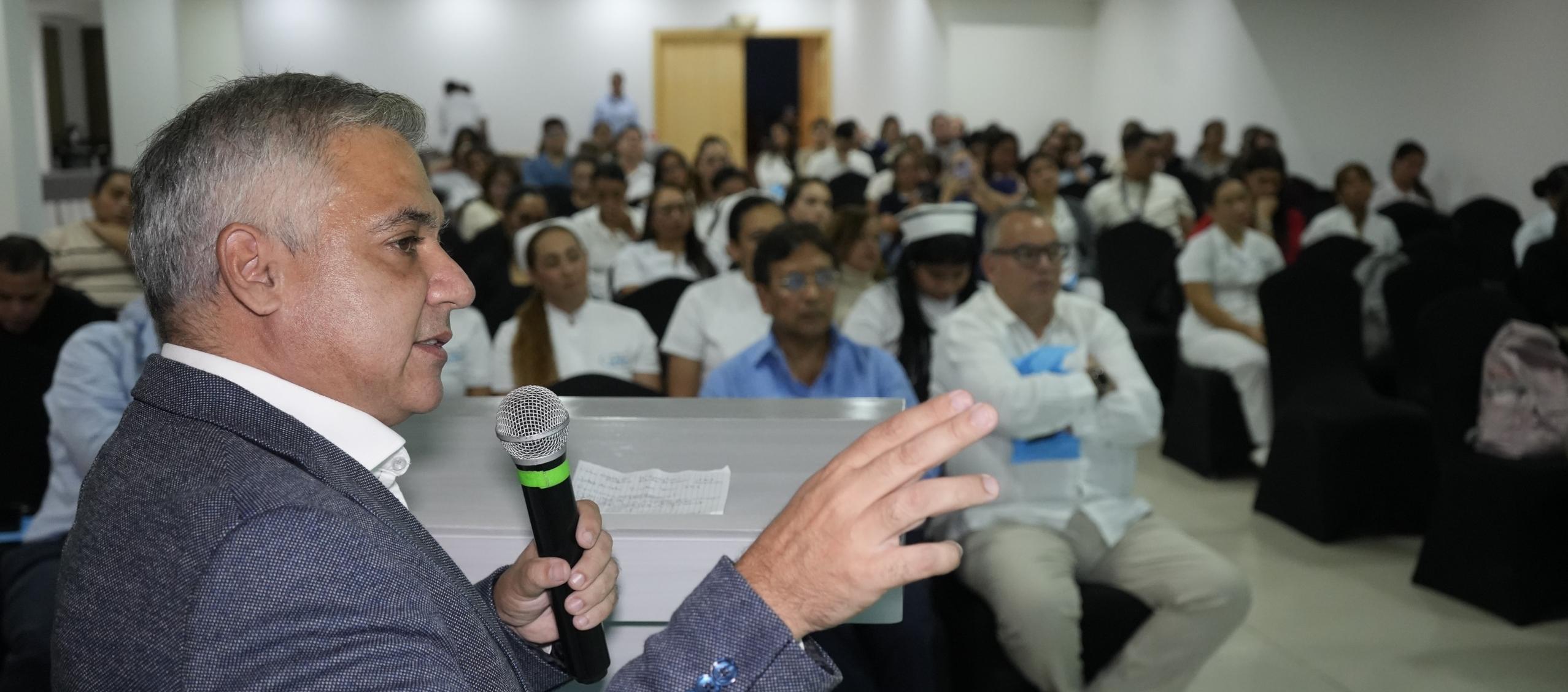 Primer simposio de gestión clínica y seguridad del paciente: innovación y excelencia en la atención. 