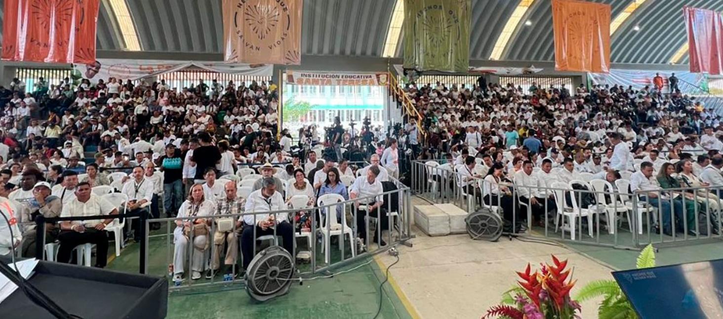 En la ceremonia ​participaron el presidente de la República y el comisionado de Paz, Otty Patiño, así como el gobernador, el alcalde y líderes de la región. ​
