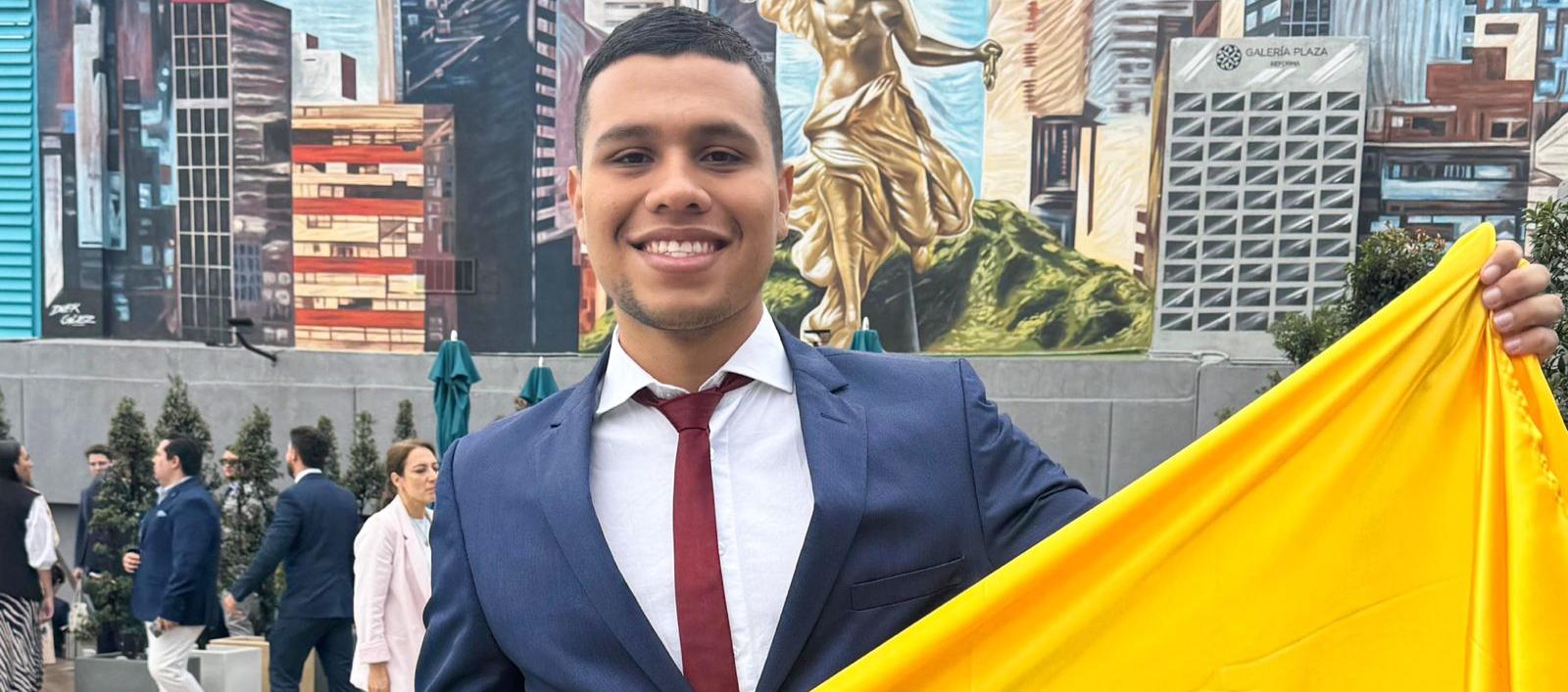 Hugo Hernández en México.