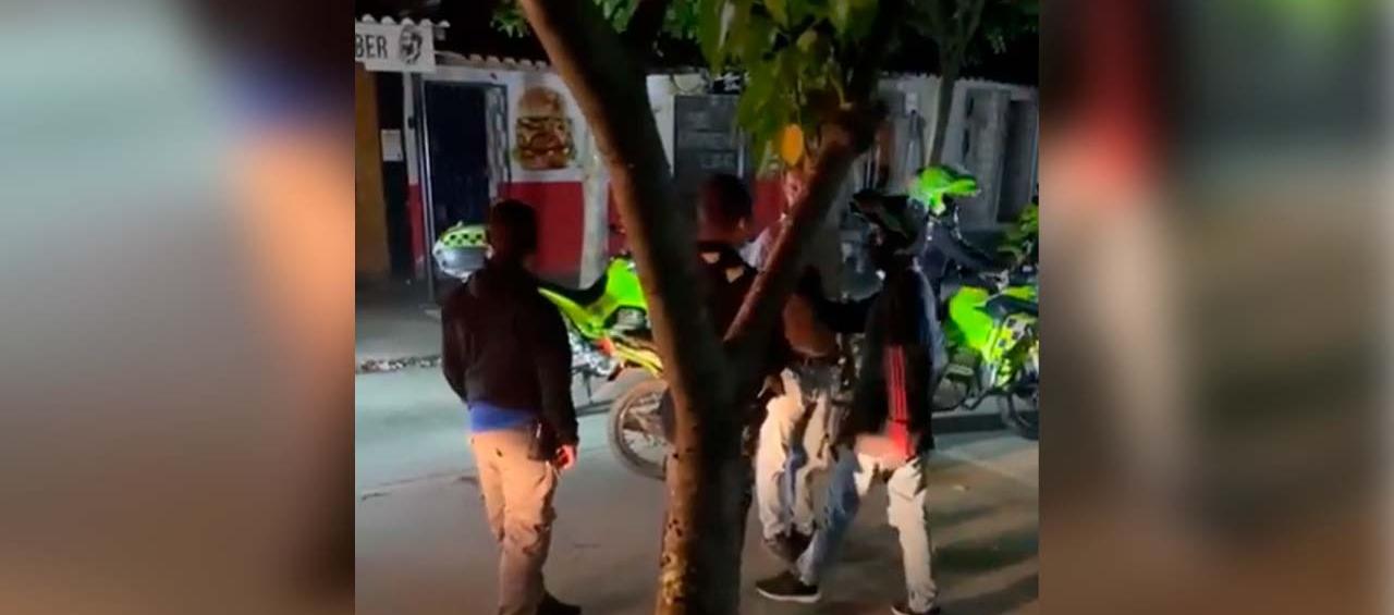 La Policía en el lugar donde ocurrió el accidente este lunes. 