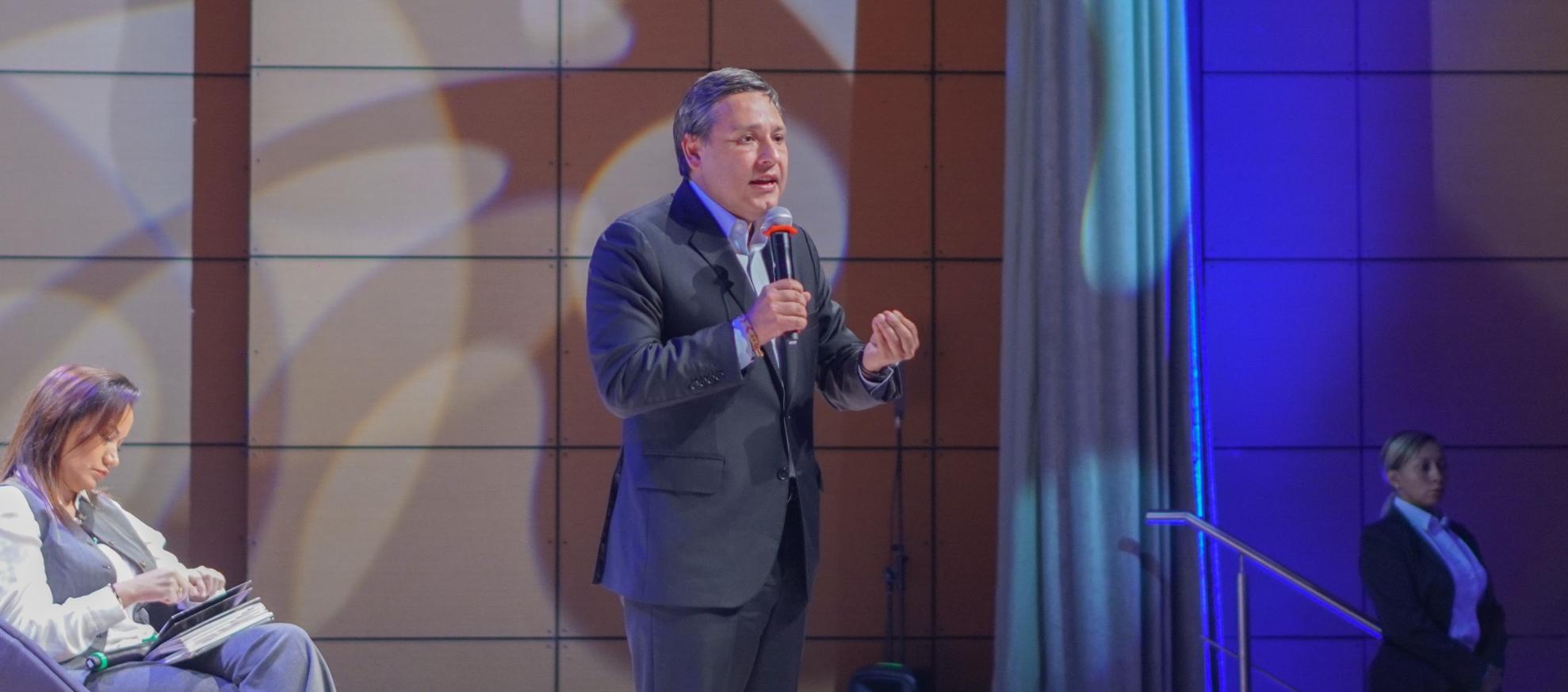 El precandidato Mauricio Lizcano.