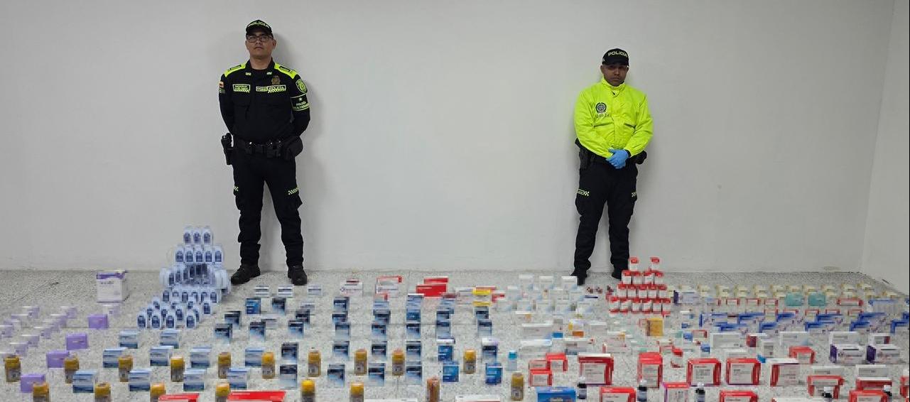Medicamentos incautados por la Policía Nacional.