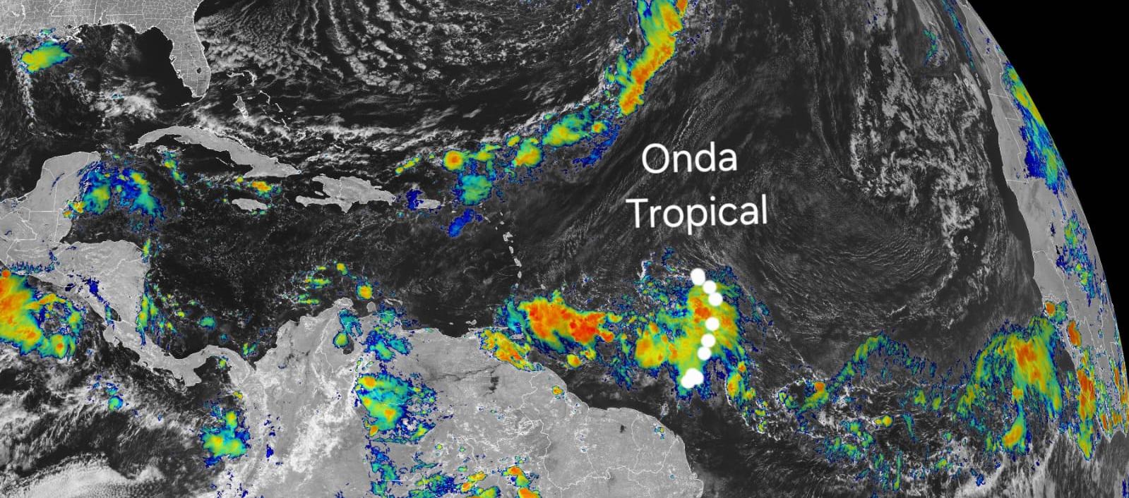 Onda tropical según imagen satelital.