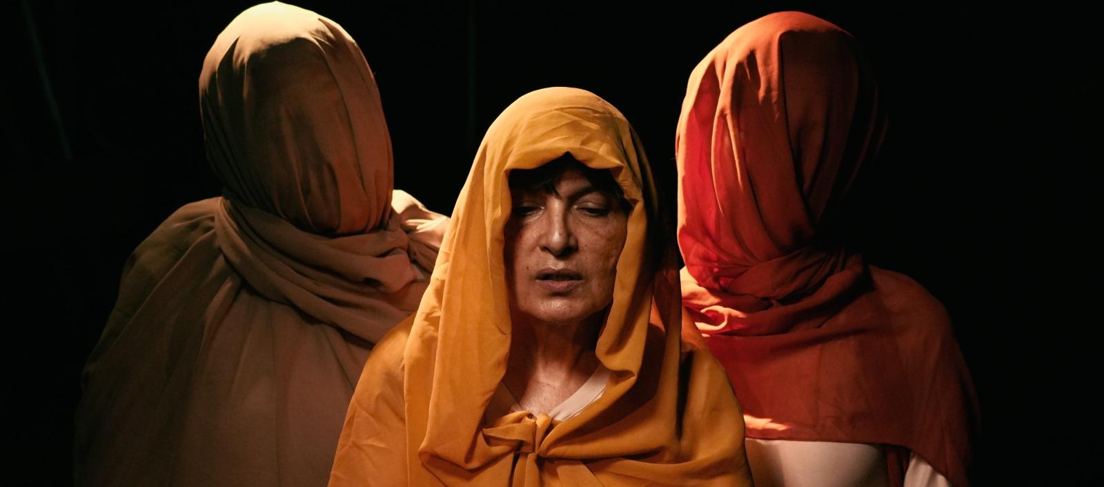 Dirigida y protagonizada por la actriz, cantautora y maestra Vicky Osorio.