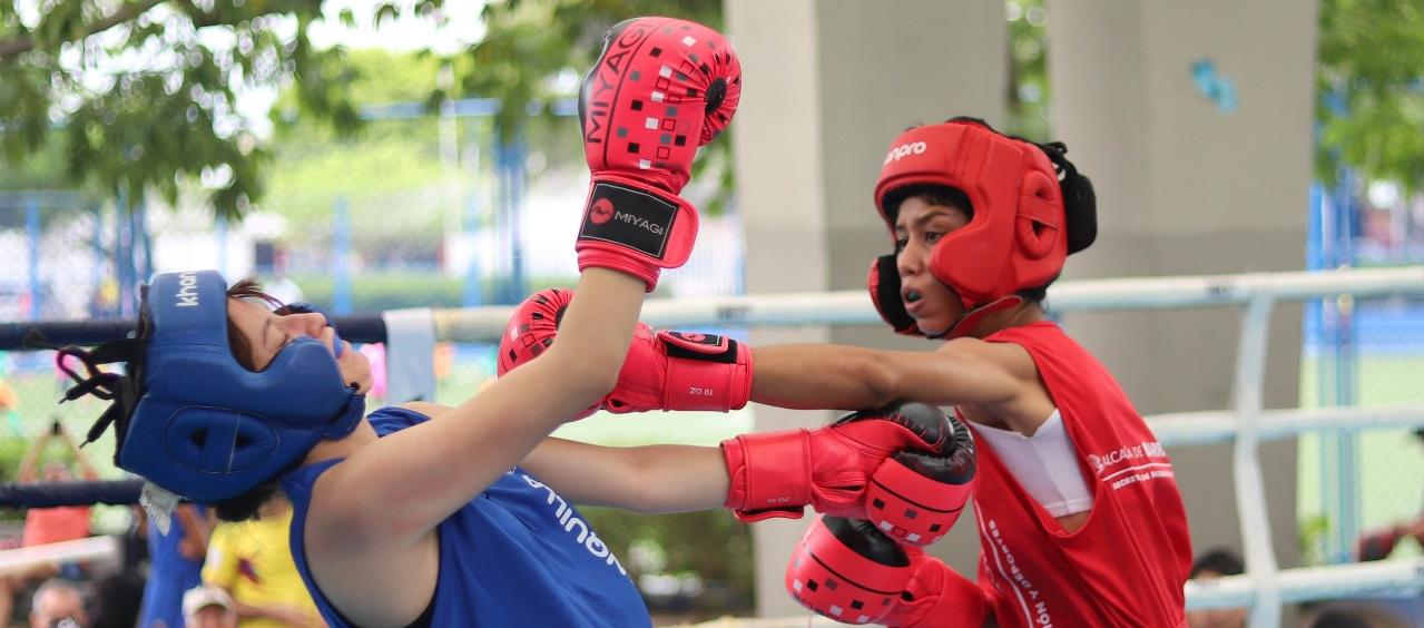Uno de los combates efectuados en la jornada final en el parque de Las Nieves.