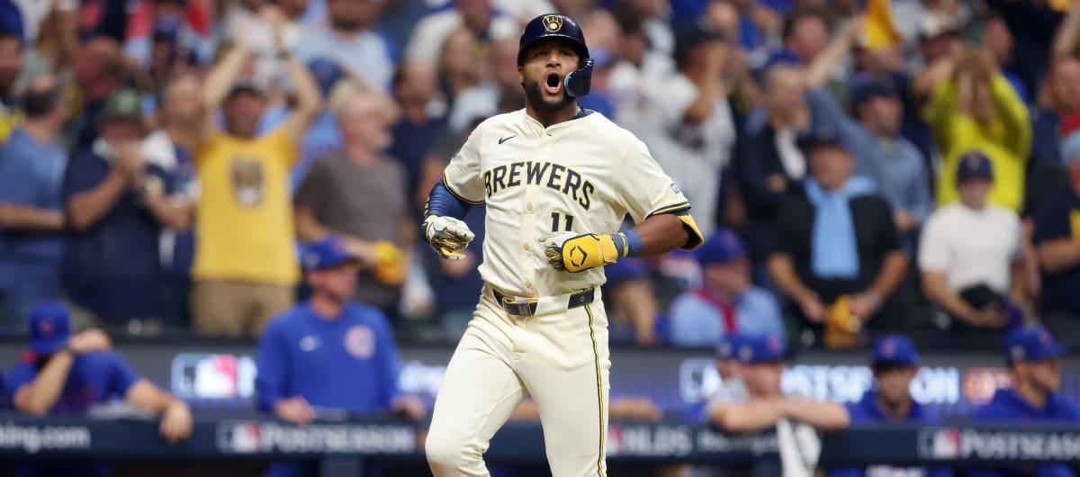 El venezolano Jackson Chourio tras conectar su jonrón de dos carreras en la cuarta entrada. 