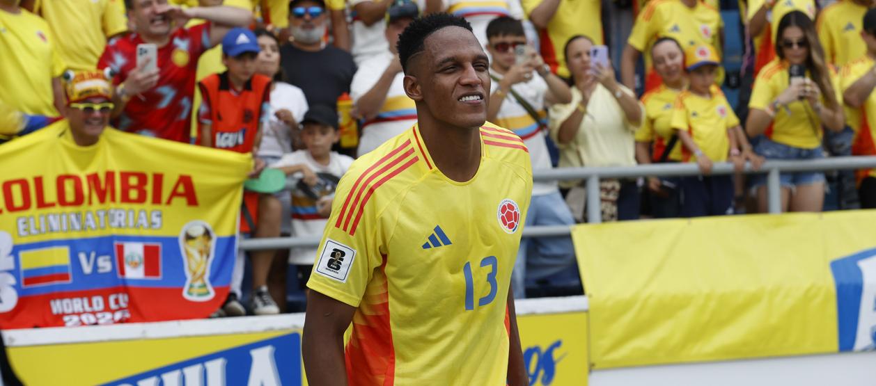 Yerry Mina se lesionó el fin de semana con su club Cagliari. 