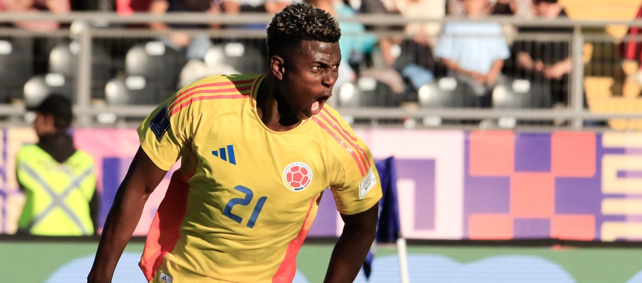 El delantero Néiser Villarreal reaparece tras cumplir fecha de suspensión.