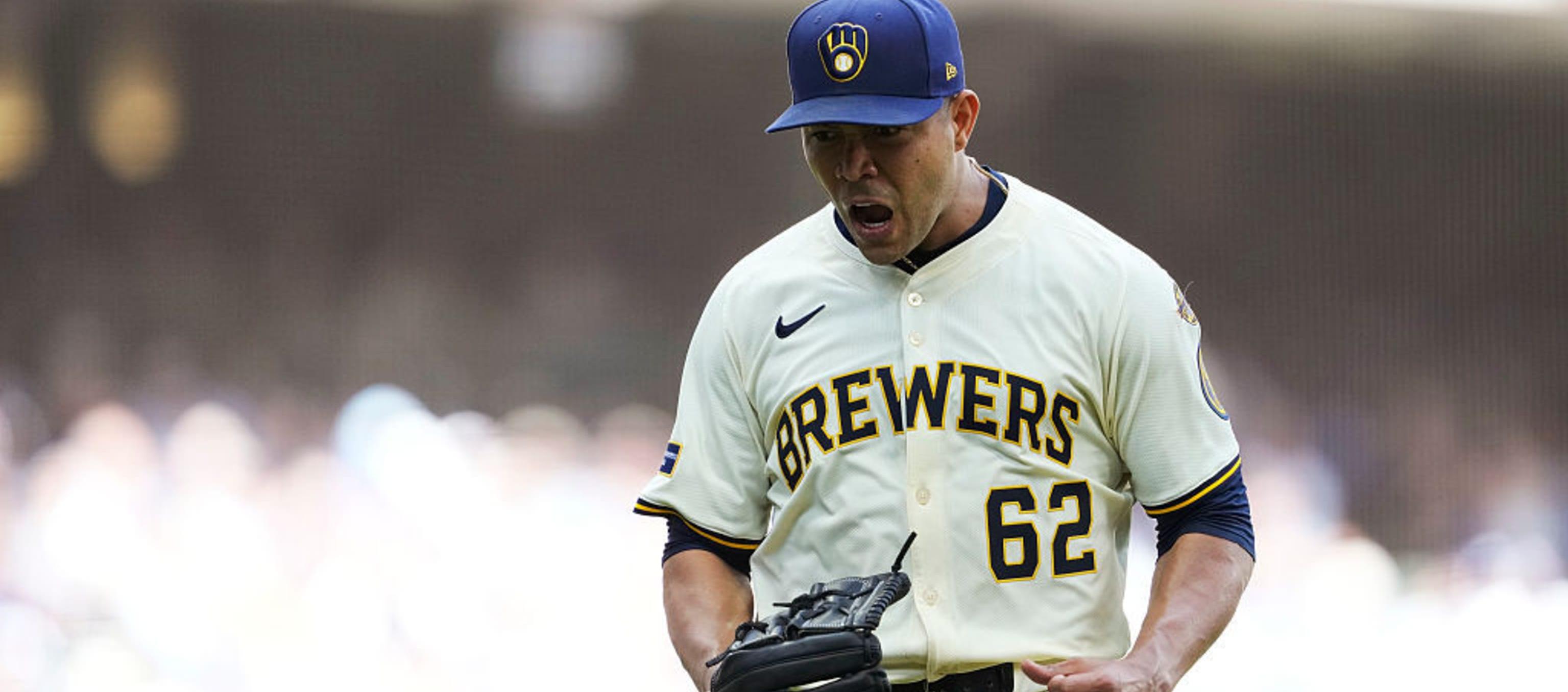 José Quintana, lanzador colombiano de los Cerveceros de Milwaukee.