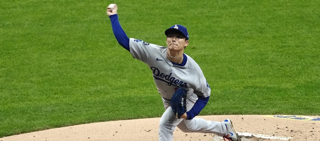 El japonés Yoshinobu Yamamoto hizo 111 lanzamientos en nueve innings y solo permitió tres hits.