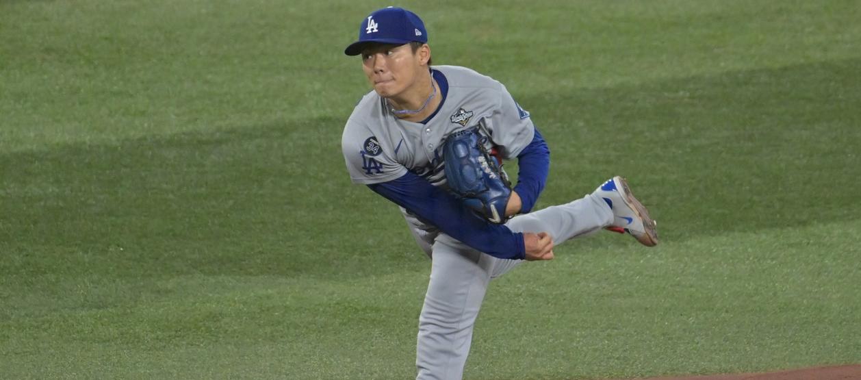 Yoshinobu Yamamoto lanzó su segundo juego completo consecutivo en la postemporada. 