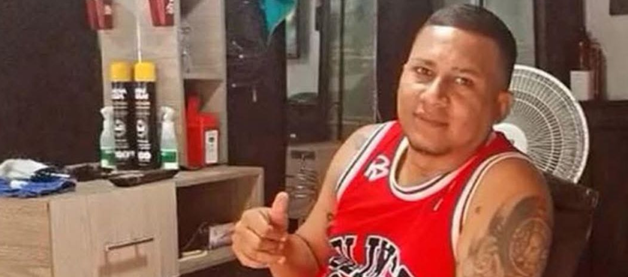 Álvaro Alexander Ariza Andrade.