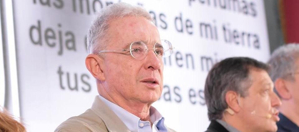 Álvaro Uribe Vélez.