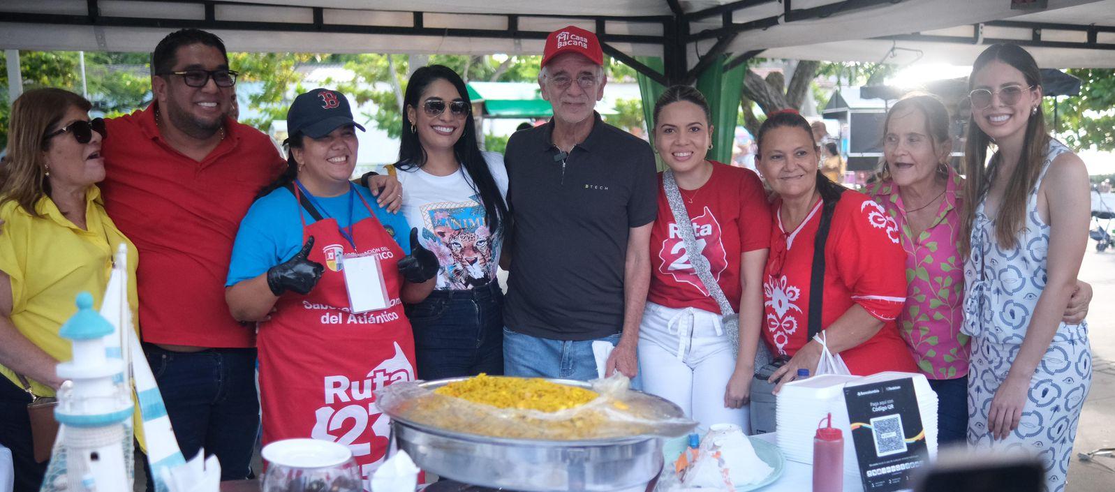Eduardo Verano, Gobernador del Atlántico; Plinio Cedeño, alcalde de Puerto Colombia; Verónica Cantillo, secretaria de Cultura del Atlántico; Katherine De la Hoz, gestora social y matronas. 