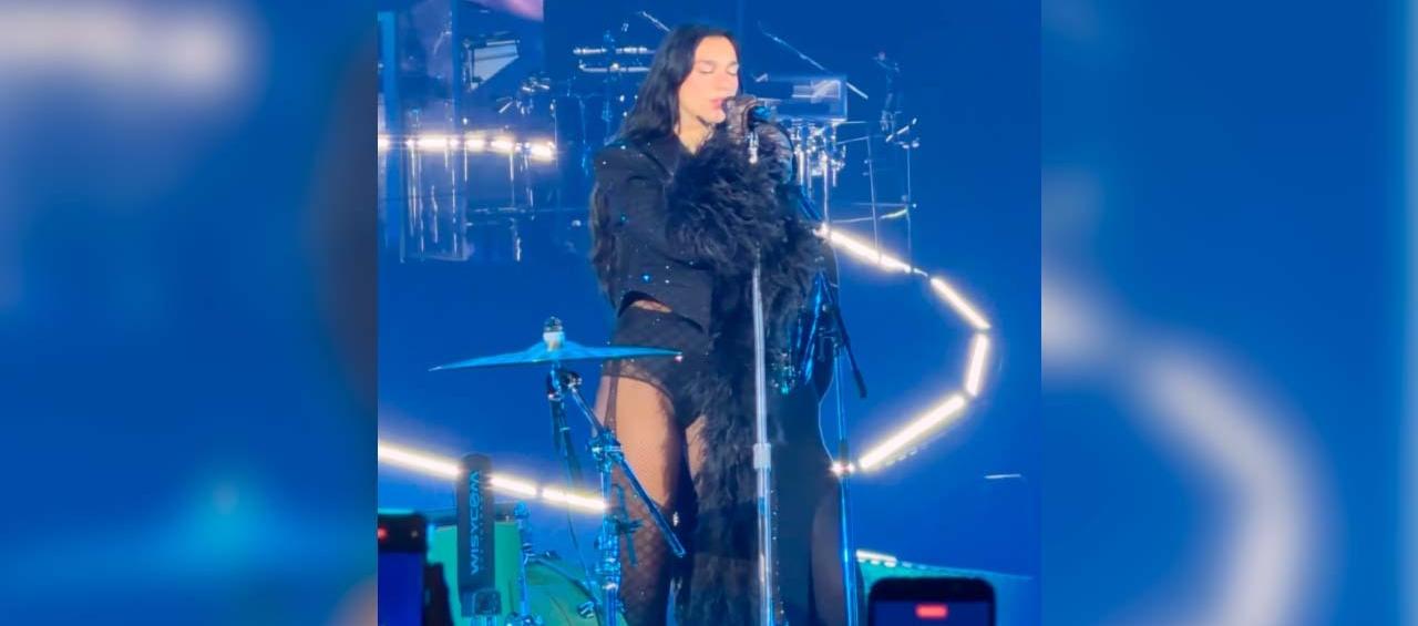 Dua Lipa durante el concierto en Bogotá.