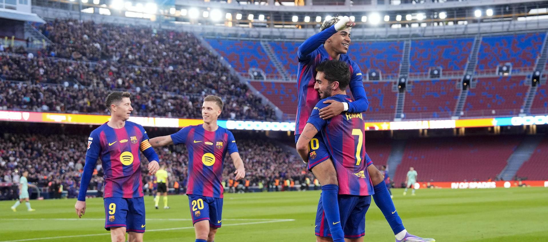 Jugadores del Barcelona celebrando uno de los goles.