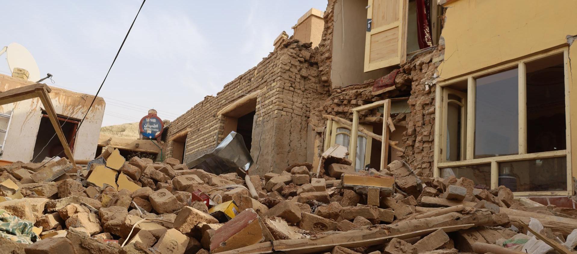Edificios derrumbados en Afganistán por terremoto.