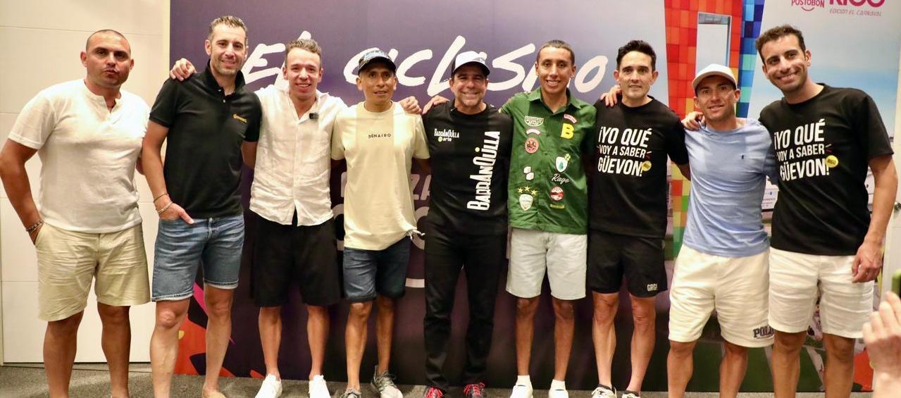 El alcalde Alejandro Char junto a Vincenzo Nibali, Rigoberto Urán, Nairo Quintana, Egan Bernal, Óscar Sevilla, Sergio Luis Henao y Fabio Aru. 