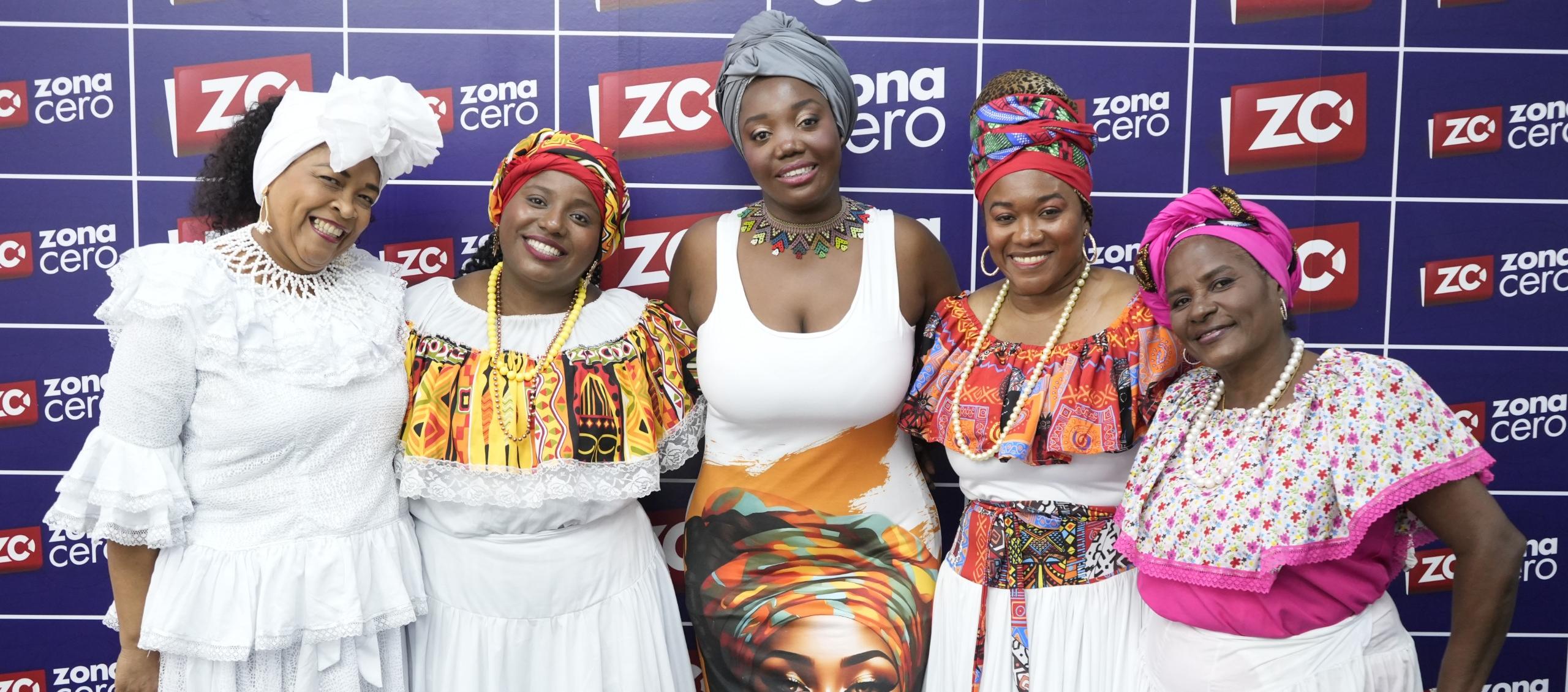 Homenajeadas del festival y Yenny Castro, Secretaria general de María La Baja.