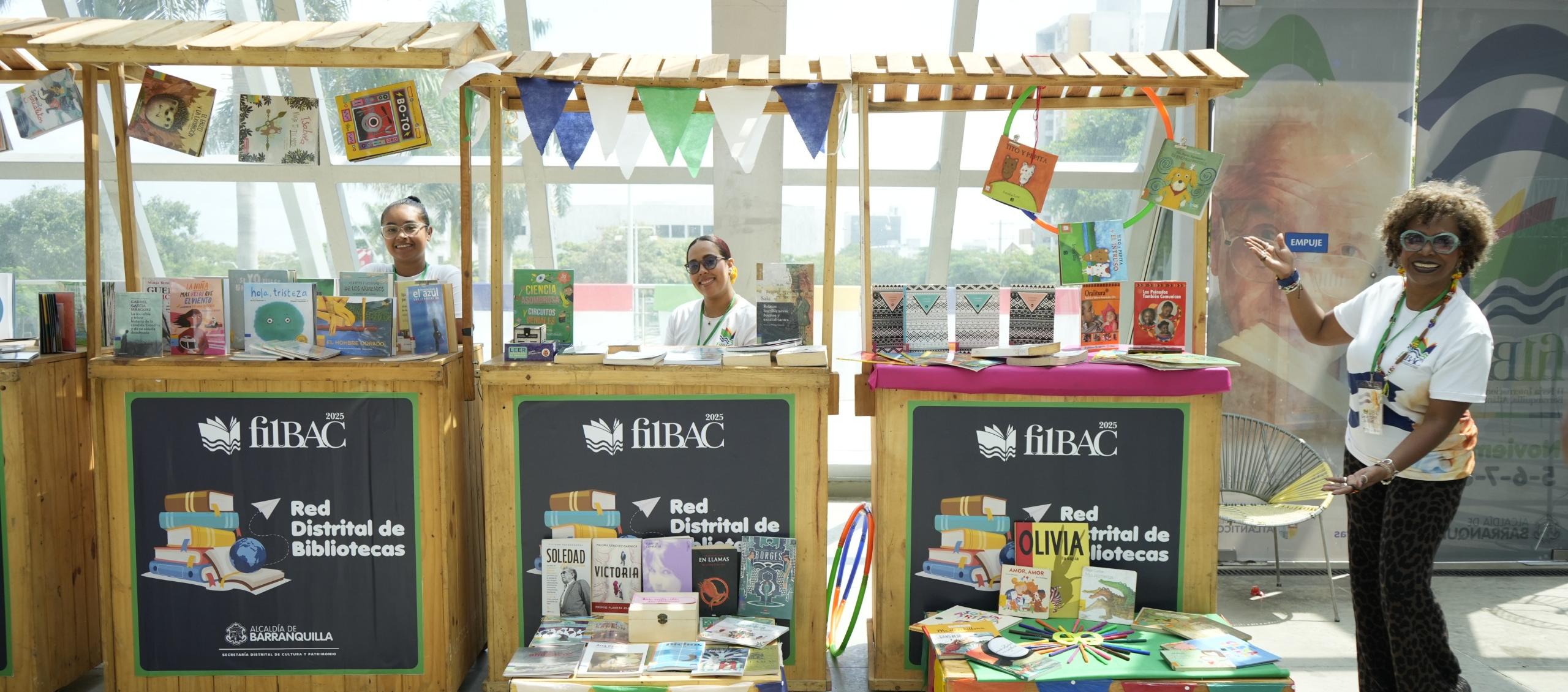 Stands de la Red Distrital de Bibliotecas. 