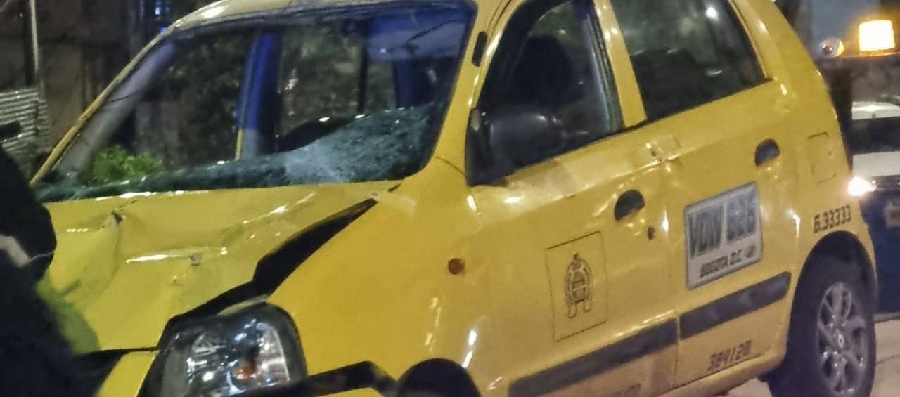 Carro que protagonizó el accidente en Bogotá.