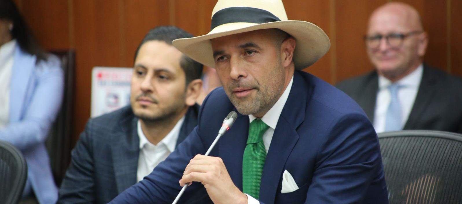 Senador Andrés Guerra. 