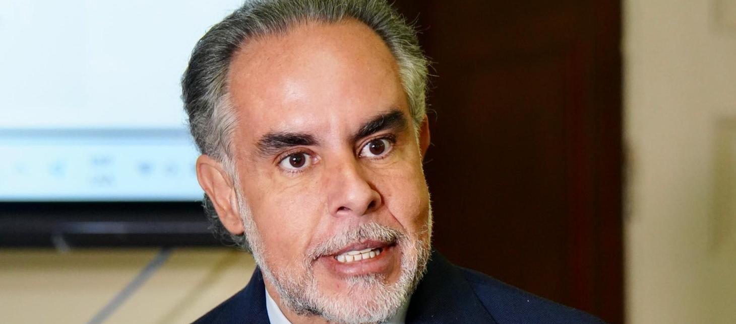 Armando Benedetti, ministro del Interior. 