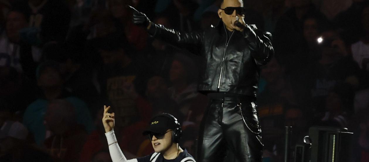 El productor argentino Bizarrap y el cantante puertorriqueño Daddy Yankee.