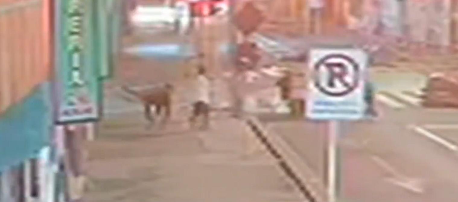 Momento de la agresión contra Jaime Esteban.