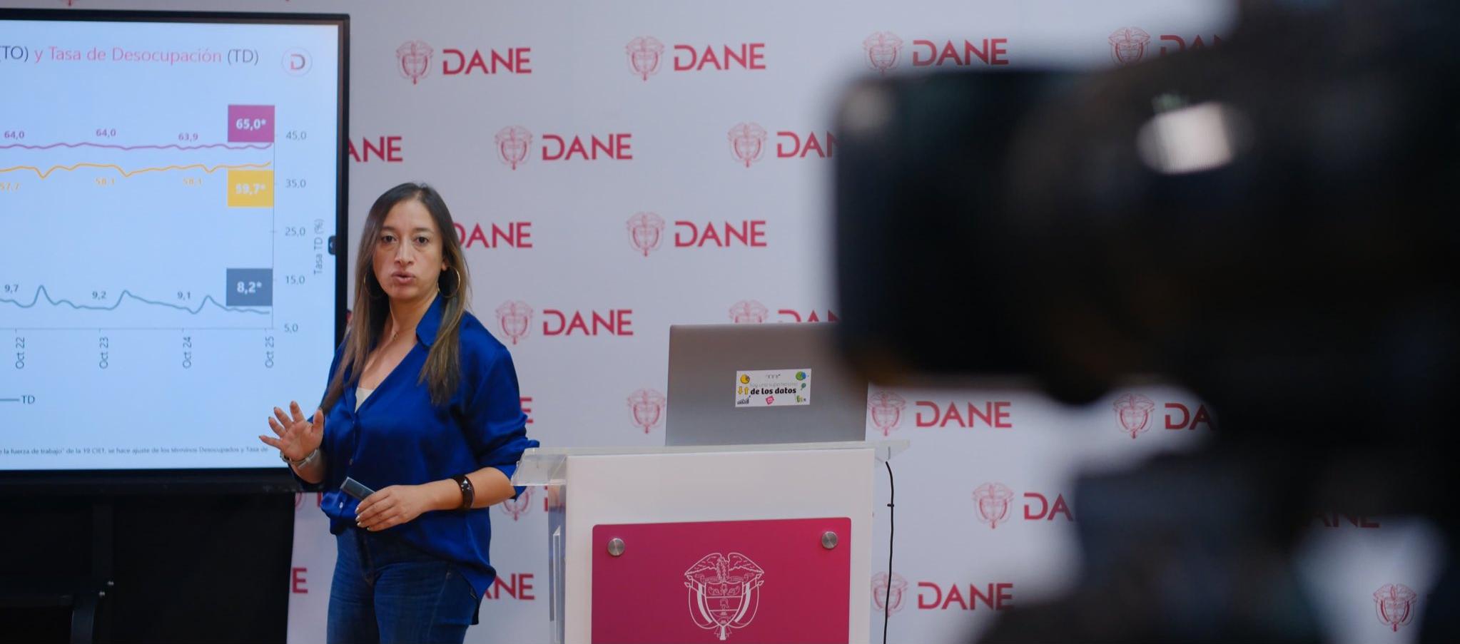 Rueda de prensa sobre el desempleo.