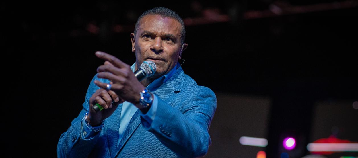 José Alberto El Canario.