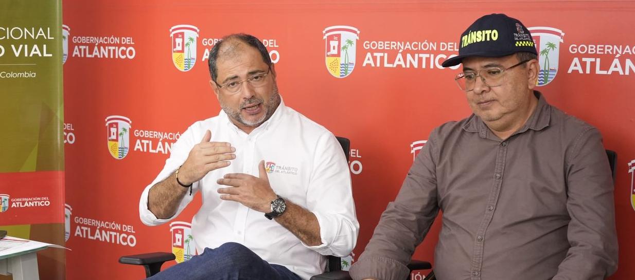 El director del Tránsito del Atlántico, Carlos Mafio Granados, y el subdirector vial William Noguera.