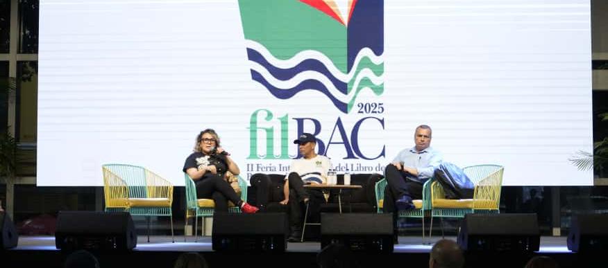 Adriana Ángel, directora de la Feria Internacional del Libro de Bogotá; Juan Ospino, Secretario de Cultura del Distrito; y Misael Blanco, gerente del Círculo de Lectores.